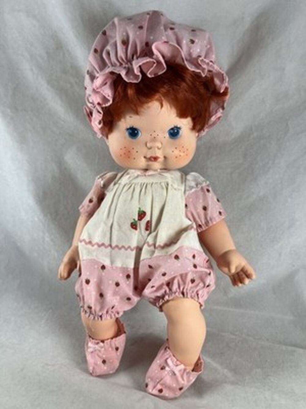 Kenner Strawberry Shortcake Blow Kiss Baby Doll in Original Outfit Vintage 1982